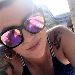 Meet your Posher, Desiree